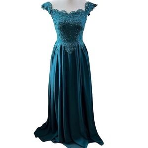 NWT Gorgeous Bridgerton Style Gown Lace Up Back Bucaneers Regency Glam